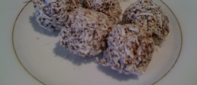Raw Chocolate Coconut Balls